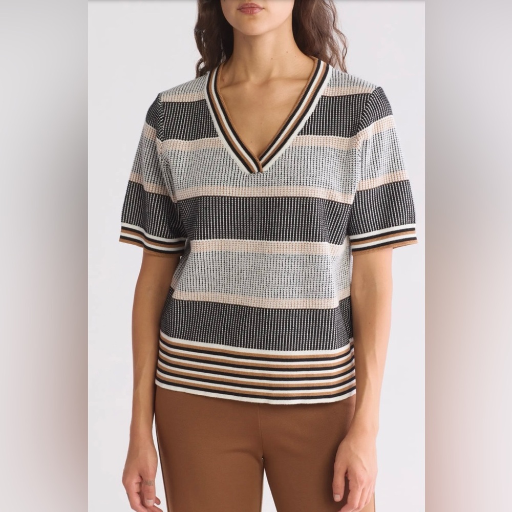 Adrianna Papell  V-Neck Short Sleeve Top